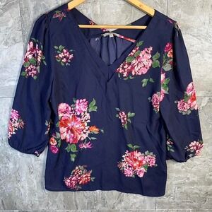 Navy‎ blue floral blouse with V-neck and 3/4 sleeves Woman's Medium